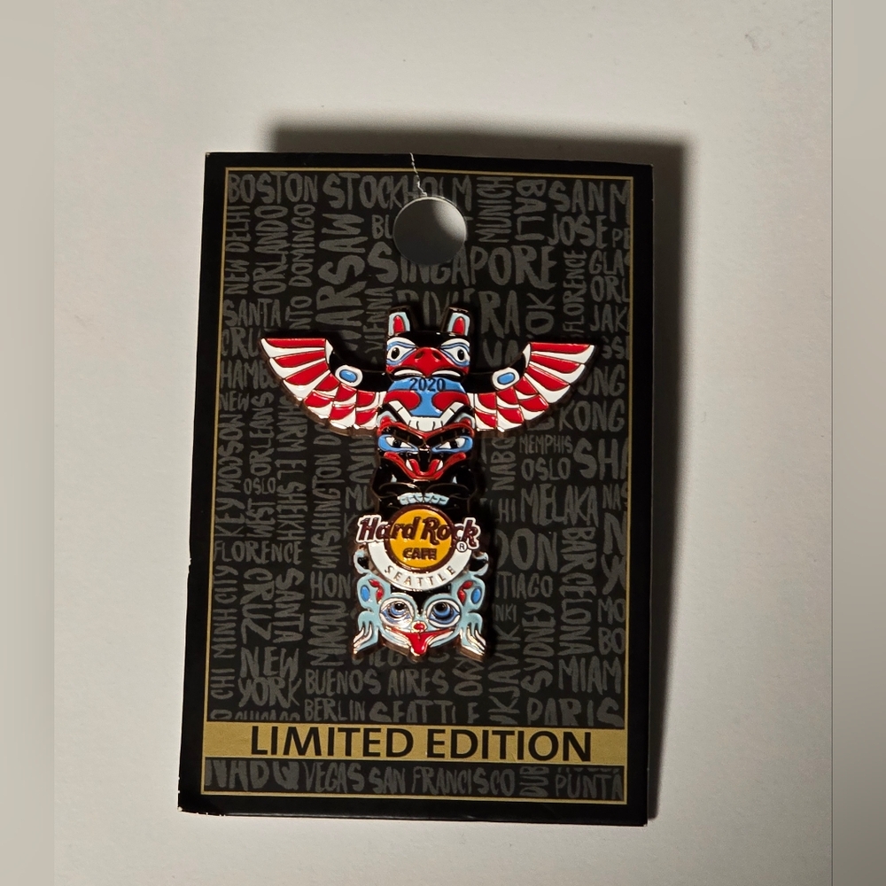Hard Rock Cafe Seattle 2020 Totem Pin - Red, Blue, White, Gold *Rare*